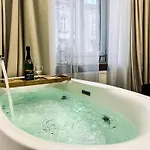 Premium Jacuzzi For Couples, Old Town * קרקוב