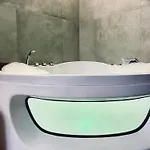Premium Jacuzzi For Couples, Old Town דירה
