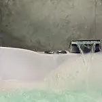 Premium Jacuzzi For Couples, Old Town *