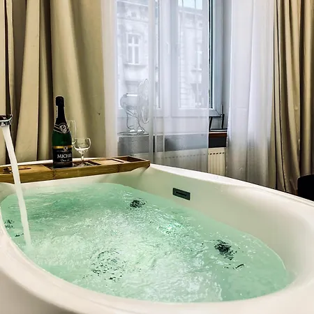 Premium Jacuzzi For Couples, Old Town * Krakau