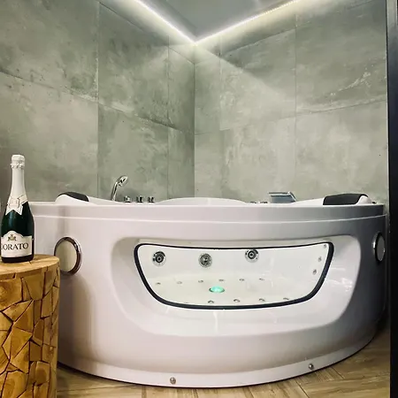 Premium Jacuzzi For Couples, Old Town * Krakau