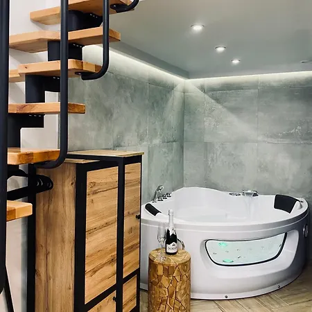 Lägenhet Premium Jacuzzi For Couples, Old Town *