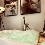 Premium Jacuzzi For Couples, Old Town Lägenhet *