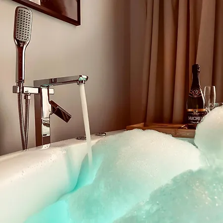 Apartment Premium Jacuzzi For Couples, Old Town *