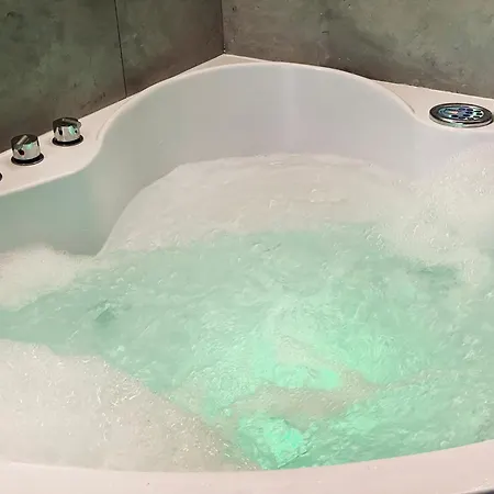 Premium Jacuzzi For Couples, Old Town * Краков